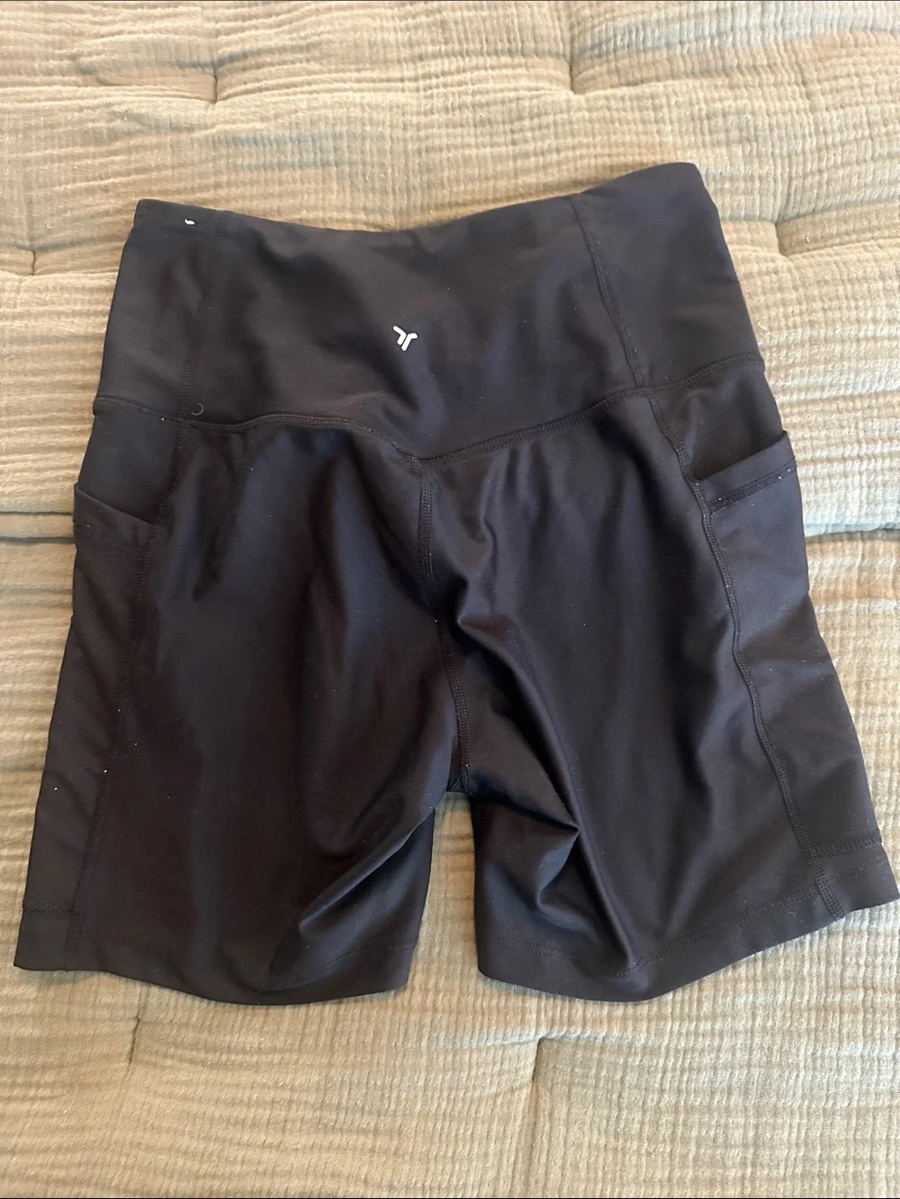 Old Navy Black High-Rise Women's Bike Shorts with Side Pockets